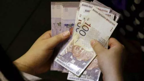 無論家庭收入多少,各位符合資格的學生們,記得去申請援助金!