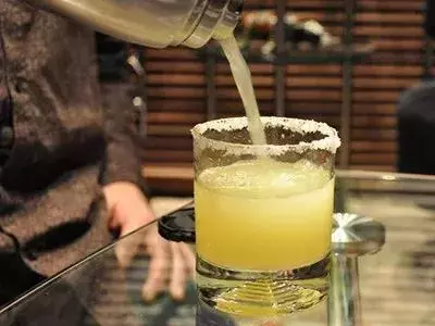 為什麼雞尾酒的杯子會有鹽邊,這個小秘密你知道嗎?