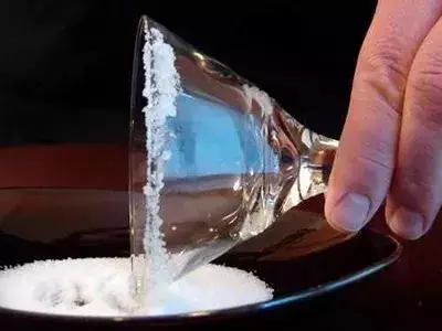 為什麼雞尾酒的杯子會有鹽邊,這個小秘密你知道嗎?