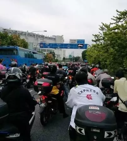 辛苦了,各位在新加坡做工的馬來西亞人民