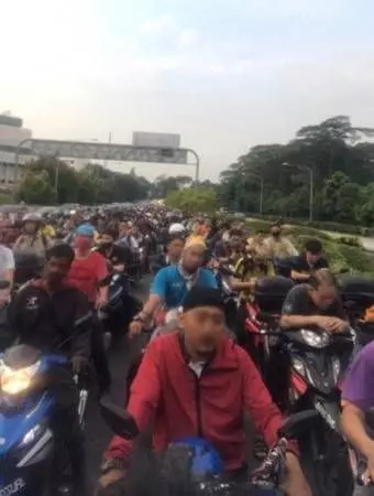 辛苦了,各位在新加坡做工的馬來西亞人民