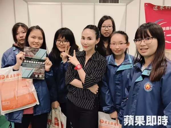 胡曉菁走過失婚「女兒讓我有使命感」身兼多職苦撐經濟 不做花瓶「升大學副院長」睡不到4小時