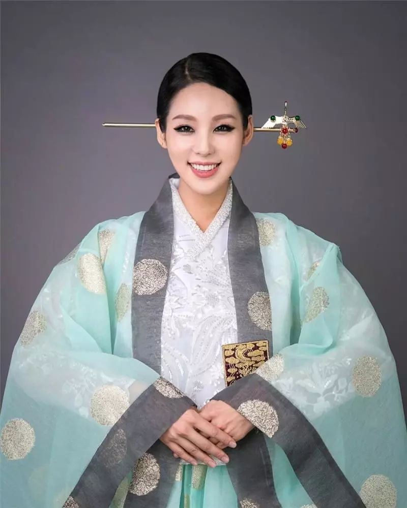 36歲健身女神,邊吃邊練,體重超過60公斤卻有著「迷人曲線」!