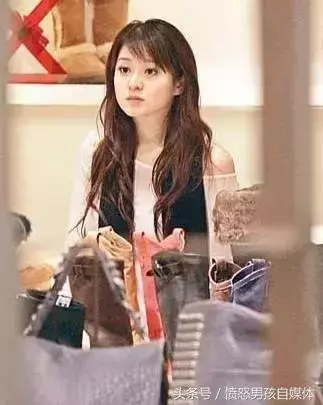 「咪神」23歲風光嫁豪門,連生4個女兒!但丈夫還在榨乾她,根本生娃機器!如今變這樣!