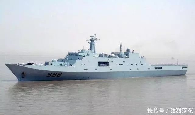 44艘海盜船圍堵1艘軍艦!艦長做了個動作,海盜掉頭就跑