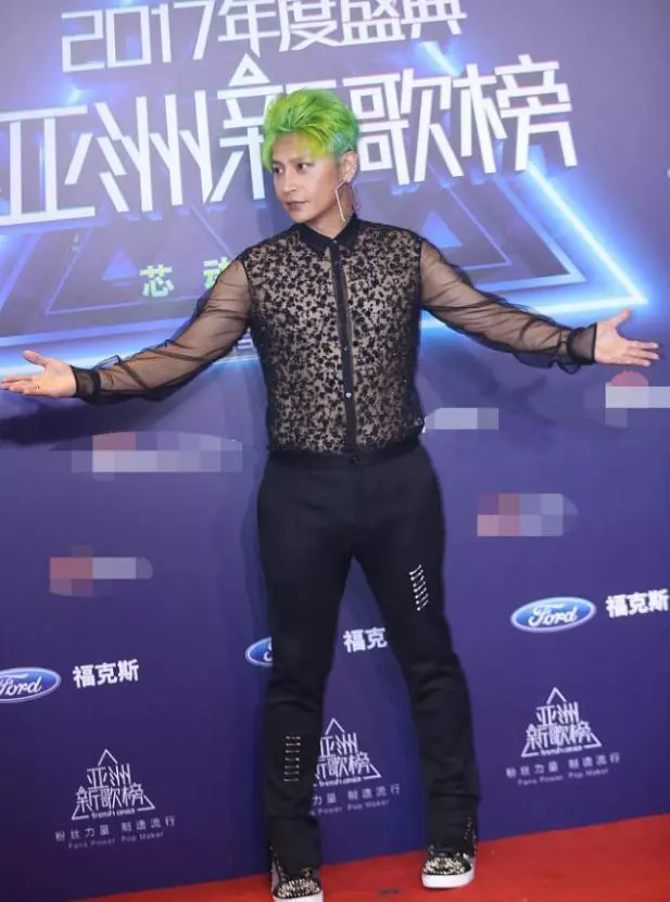 曾是人氣組合成員,單飛與吳奇隆蘇有朋反差大,如今妖出新境界_陳志朋
