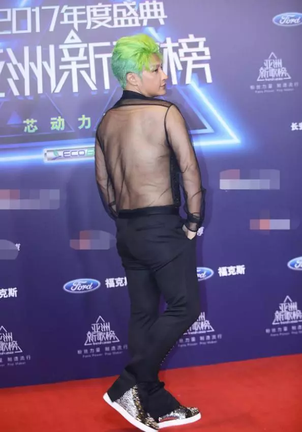 曾是人氣組合成員,單飛與吳奇隆蘇有朋反差大,如今妖出新境界_陳志朋