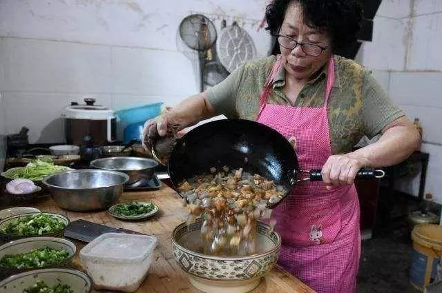 「兒媳,你做飯怎麼只做自己的份」「坐月子時,跟您學的」