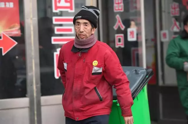 他30多年來每天一碗乾麵! 月收僅9000卻「善捐共80萬」自小家貧更懂人間疾苦:真正的富有