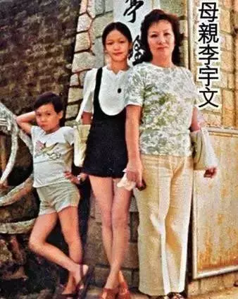 她敢公開懟劉嘉玲!比起趙雅芝米雪等同齡女性來說,63歲卻被稱衰老太快!