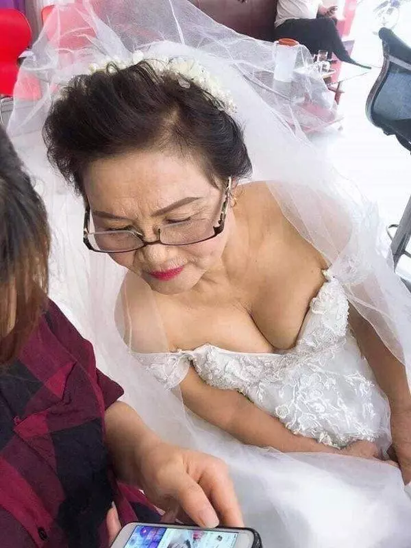 73歲老奶奶與37歲男子結婚啦!新娘穿起婚紗身材竟如此火爆!