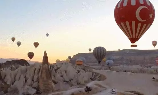 用最浪漫的方式賞最美的景 全球三大熱氣球旅行聖地_鳳凰網旅遊