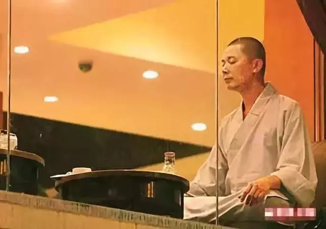 曾經一夜輸掉一億,他卻放下百億家產出家為僧!
