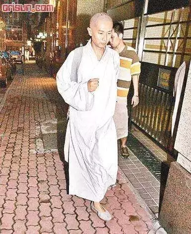 曾經一夜輸掉一億,他卻放下百億家產出家為僧!
