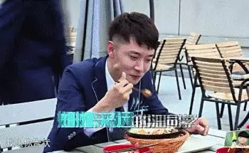 Ella直言張丹峰為人很爛,安以軒還吐槽他摳,不顧女兒當街吸菸吵架!