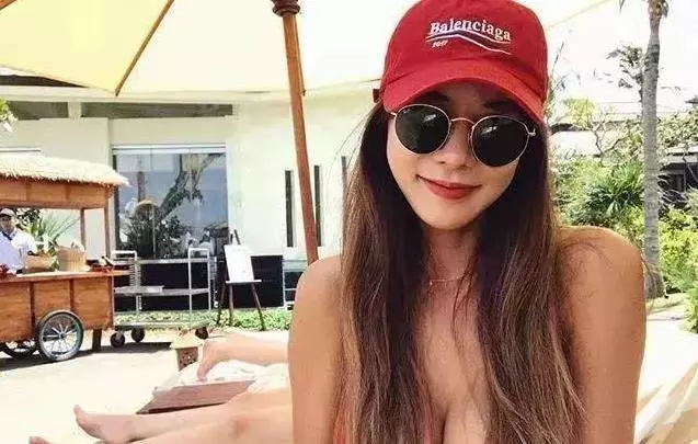 年紀相差16歲,又帥又壯鮮肉被42歲阿姨泡走了,但一看她真面目讓人驚呼:自律的人生,果然有奇跡