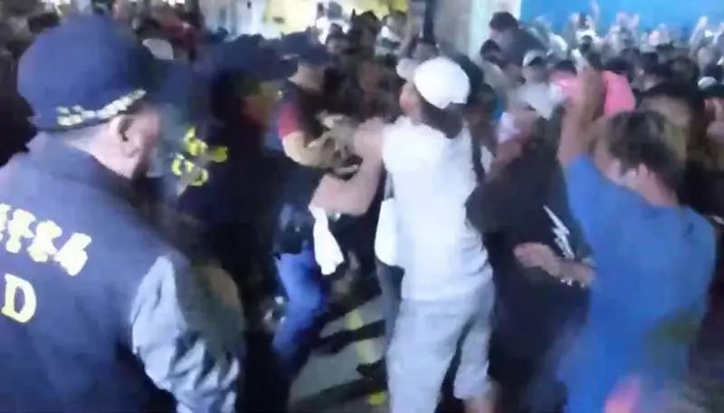 防警員媒體又被打 !2900警力, 迎神明迴鑾