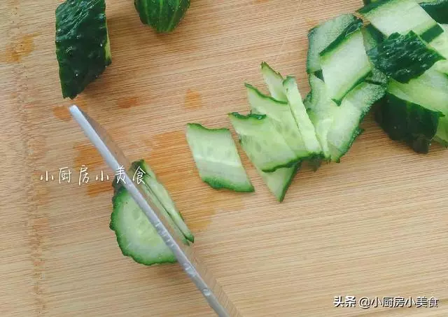 木耳有營養,炒木耳切記這樣下鍋,安全不會燙傷