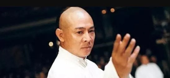 身家億萬的李連杰,為何不治好甲亢向華強妻子一句話道出其中原因