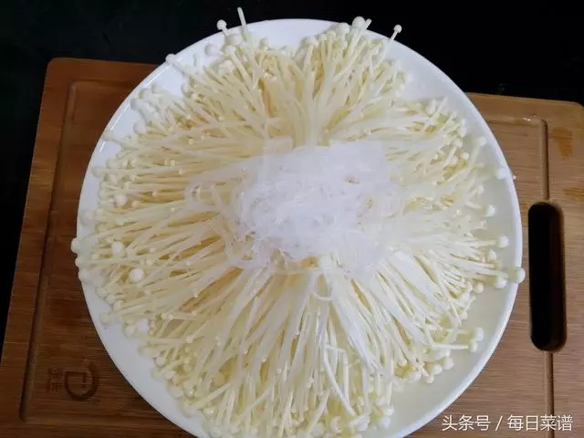 一把金針菇,一把粉絲,不炒不煮,不涼拌,營養美味,做法超簡單