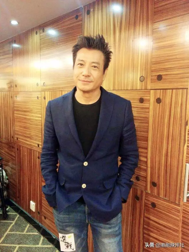 69歲TVB綠葉曾因怪病備受折磨,與妻子結婚41年只拍了一張婚紗照