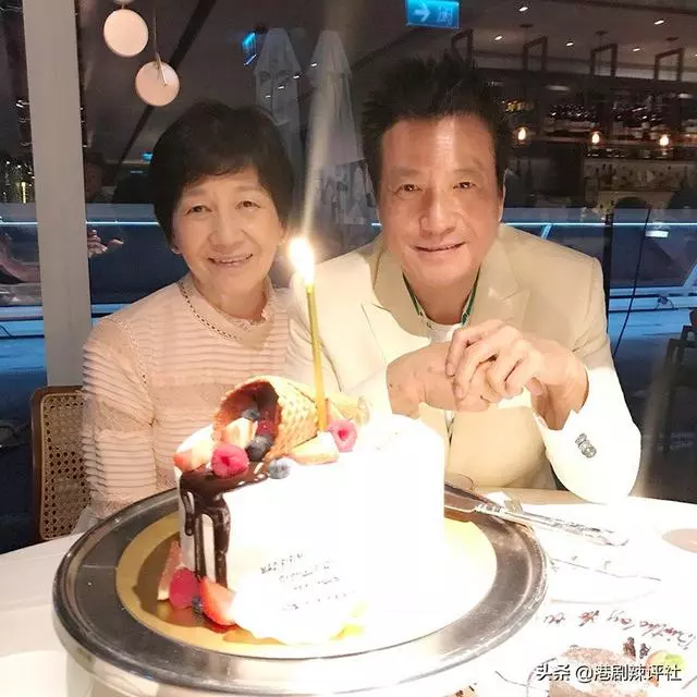 69歲TVB綠葉曾因怪病備受折磨,與妻子結婚41年只拍了一張婚紗照