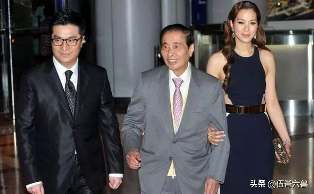 闊太徐子淇與友人聚餐飲食接地氣,卻因一件衣服暴露豪門生活不易!