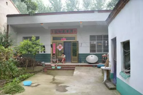 在外打工七年,只給家裡打過五次電話,過年時回家才知家已異主