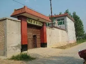 哥癱瘓嫂子不離不棄,五年後嫂子提出離婚,她說:到期了