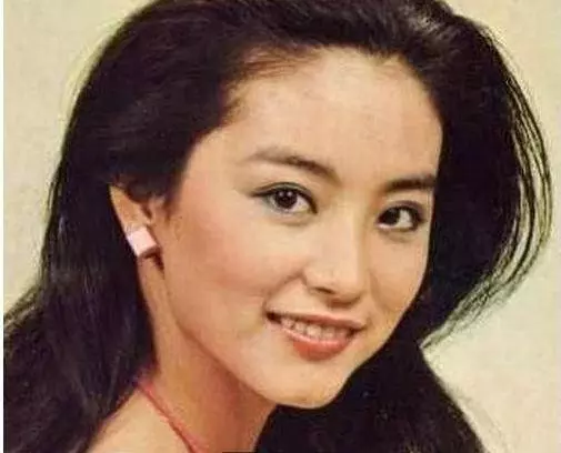 林青霞傳奇不再!林青霞近日照曝光,70歲現身嚇壞眾人