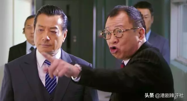 69歲TVB綠葉曾因怪病備受折磨,與妻子結婚41年只拍了一張婚紗照!