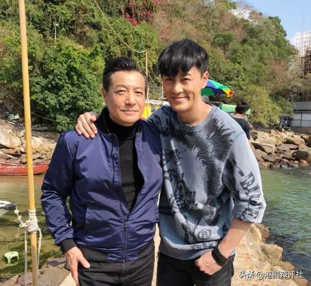 69歲TVB綠葉曾因怪病備受折磨,與妻子結婚41年只拍了一張婚紗照!