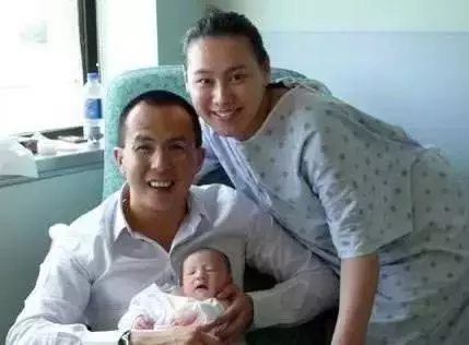 曾差一點嫁入豪門,如今現身美出新高度,李嘉誠兒子真的看錯了!