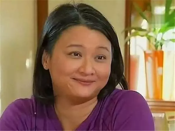 新加坡女星結婚27年,身體臃腫胖成球,老公依舊寵上天:有種愛情叫「不管你變得如何,我都愛你如初」