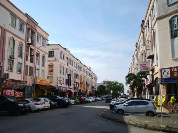 無論飲食、服務業或巴剎買賣,處處可以看見外勞的身影!