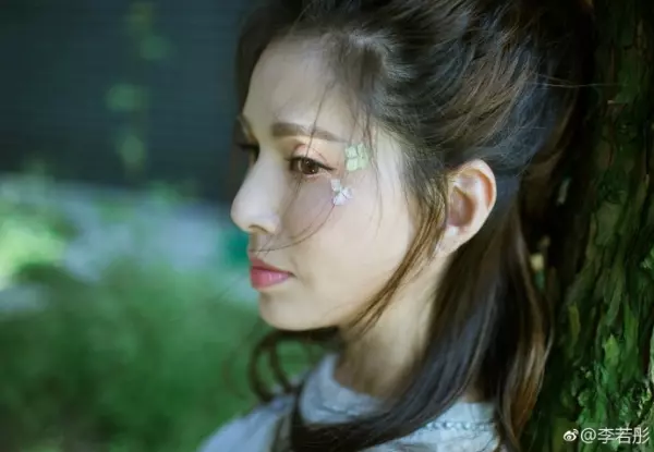 「最美小龍女」曬美照 網友讚凍齡