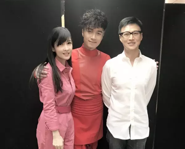 美魔女代表周慧敏 轉身纖腰現形如少女