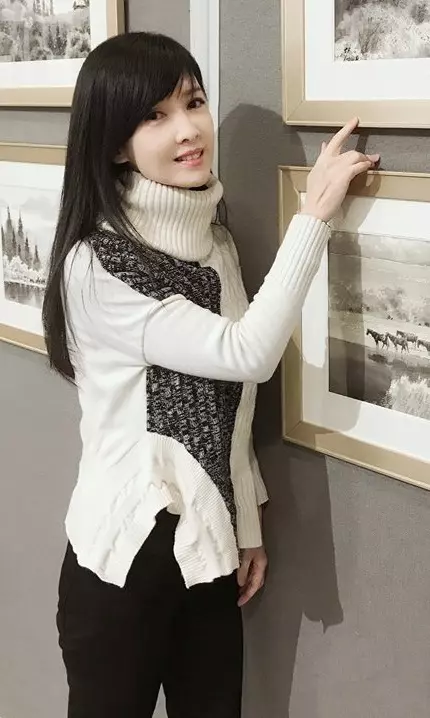 美魔女代表周慧敏 轉身纖腰現形如少女