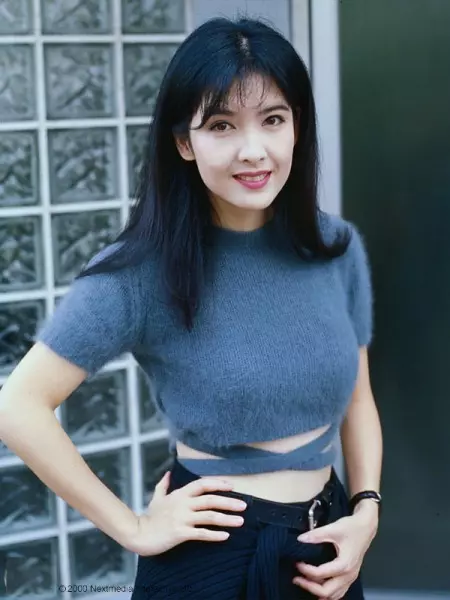 美魔女代表周慧敏 轉身纖腰現形如少女