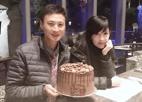 美魔女代表周慧敏 轉身纖腰現形如少女
