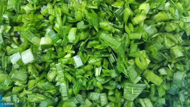 韭菜雖好,但不要亂吃!體質較弱、消化能力較差,而韭菜本身不易消化,因此要少吃