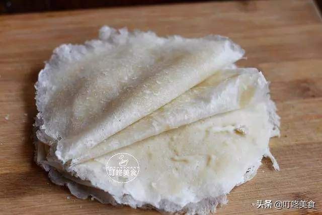 春卷皮別再買了,2分鐘教你在家做,又薄又韌,10秒烙一張