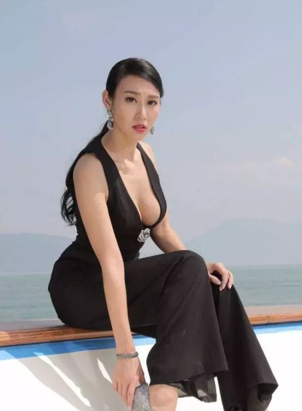 【有片】莊端兒上節目中門大開 巴打:對波Un嚇Un嚇真係好正
