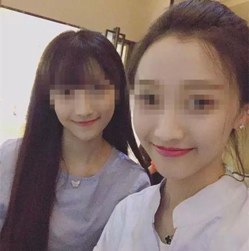 雙胞胎女兒被人玷污殺害,託夢給父親說救命,挖開墳墓眼睛濕了
