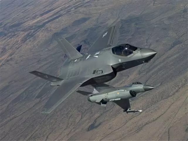 F-35A被誰撈到了?美國徹底坐不住了,日本躲在角落不敢吭聲