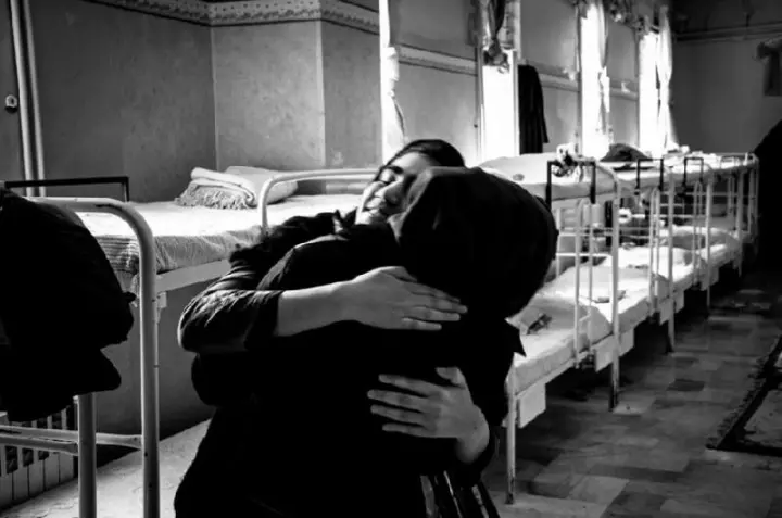 在這裡,所有少女判死刑前,獄卒都會下藥扮「臨時丈夫」 !