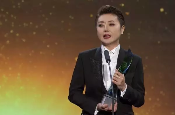 【紅星大獎2019】周初明獲特別成就獎【患有肌肉萎縮的他上台獻上感人致詞】全場爆哭