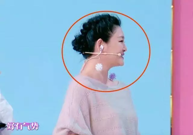 43歲「佘詩曼」仍是女神!與42歲大S同台,網友驚呼:這就是有沒有生孩子的差別?