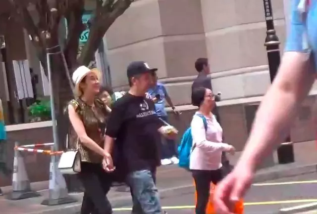 陳浩民夫婦吃平價餐與人拼桌,蔣麗莎生四娃仍纖細陳浩民大肚便便!