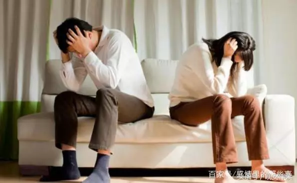 前妻來給女兒過生日,接女兒放學回家,推開廚房門,我淚如雨下